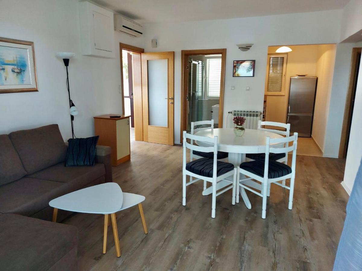 Apartments Ajka 拉布 外观 照片