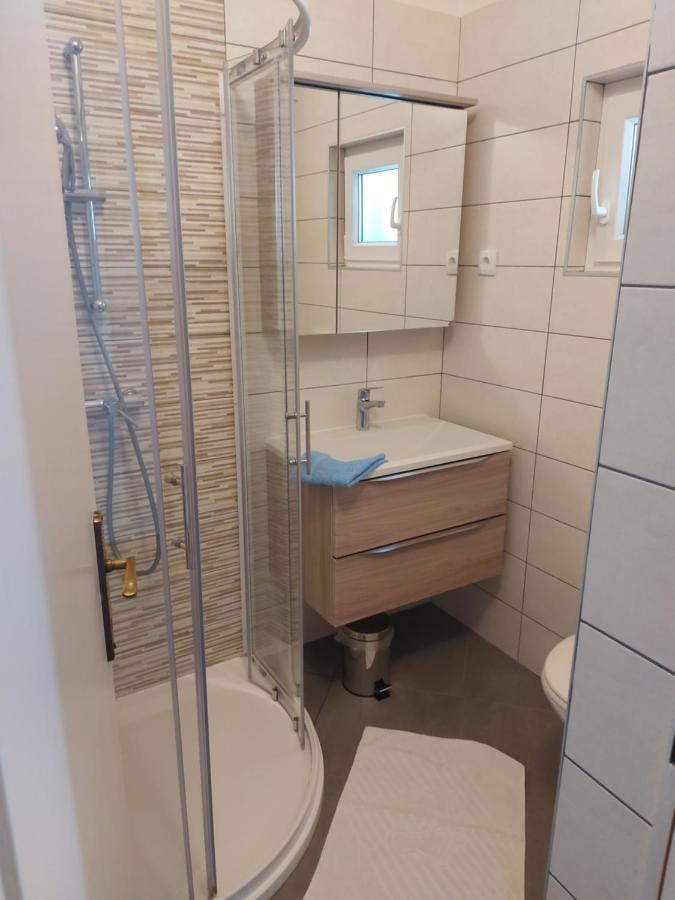 Apartments Ajka 拉布 外观 照片